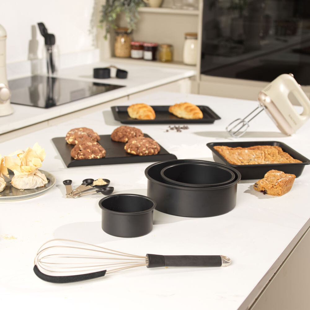 Salter Bakes 8 Piece Utensil Set