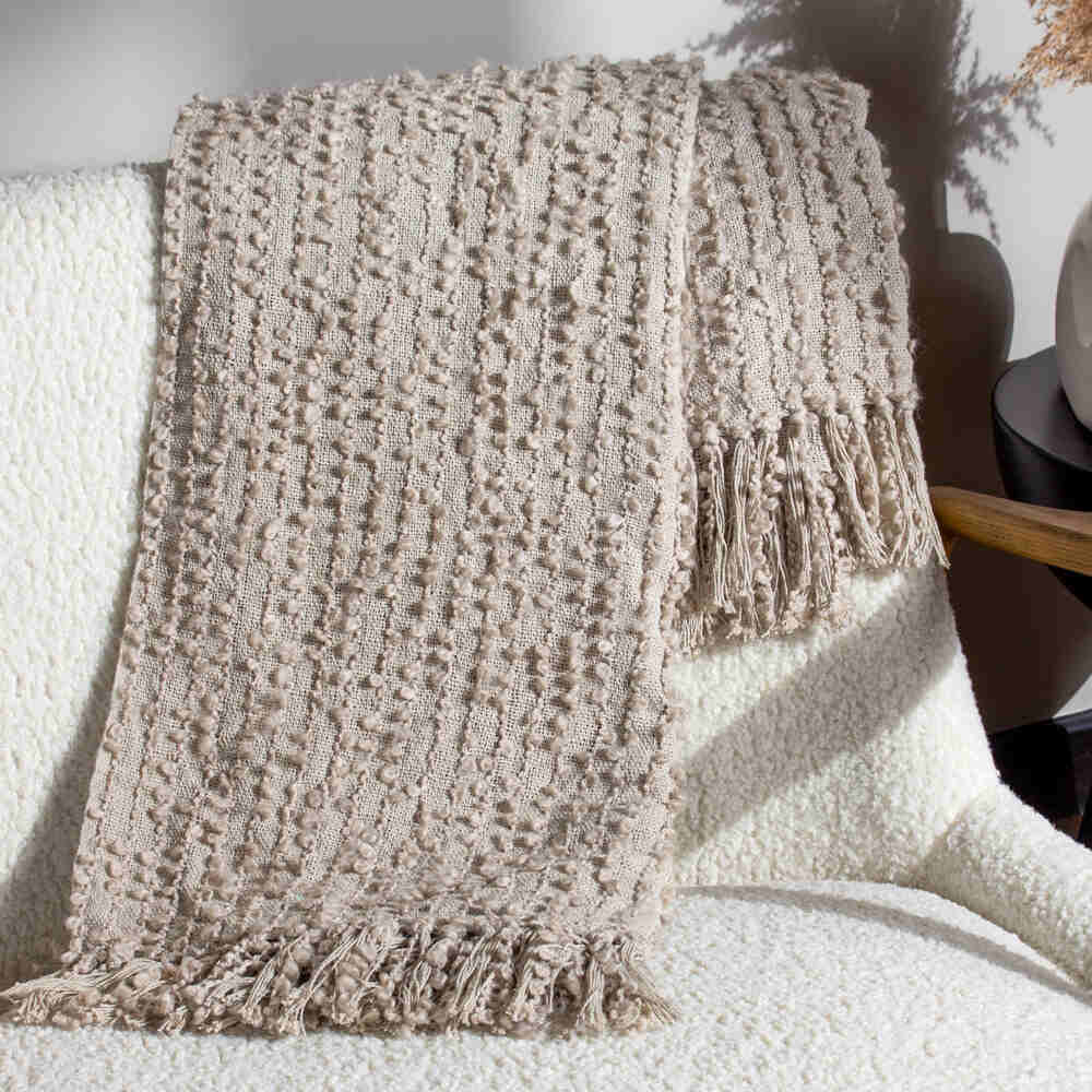 Arvo Boucle Yarn Throw - Feather