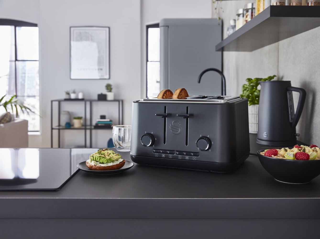 Swan Stealth 4 Slice Toaster - Matt Black Finish